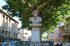 Cavaillon, statue de Castil Blaze Cavaillon, statue de Castil Blaze