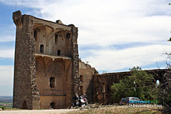 Châteauneuf du Pape, tour en ruine