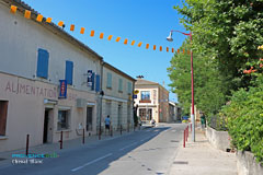 Cheval Blanc - Village in the Luberon - Vaucluse - Provence Web