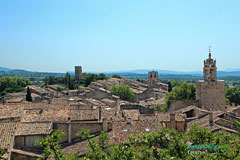 Cucuron, the village