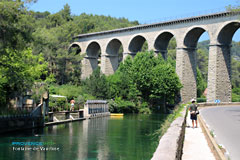 Fontaine de Vaucluse, aqueduct Fontaine de Vaucluse, aqueduct