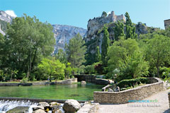 Fontaine de Vaucluse, castle overlooking the Sorgue river Fontaine de Vaucluse, castle overlooking the Sorgue river