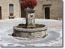 Grambois, fontaine