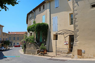 Lagnes,  rue