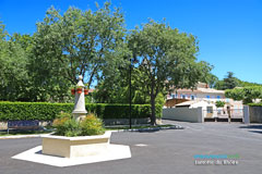 Lamotte du Rhone, square Lamotte du Rhone, square