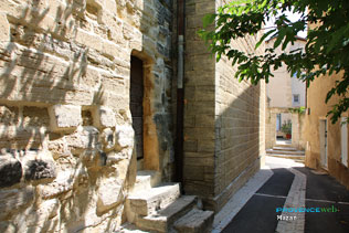 Mazan, petite rue