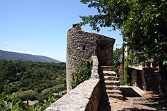 Menerbes, tower