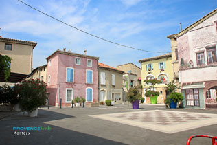 Monteux, square