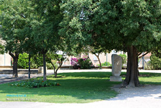 Morieres les Avignon, park