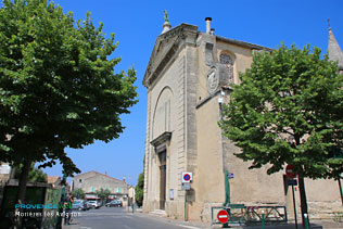 Morieres les Avignon, church