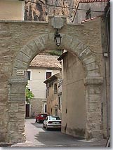 Mornas, door of the village