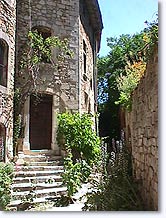 Oppède le Vieux, maison ancienne Oppède le Vieux, maison ancienne