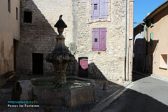 Pernes les Fontaines, fountain