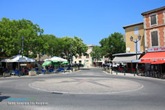 Saint Saturnin les Avignon, square
