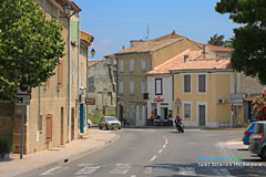 Saint Saturnin lès Avignon, rue