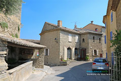 Saumane de Vaucluse, wash-house library