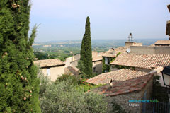 Seguret, medieval village overlooking the vineyard