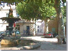 Sainte Cecile les Vignes, fountain