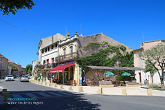 Sainte Cécile les Vignes, rue principale