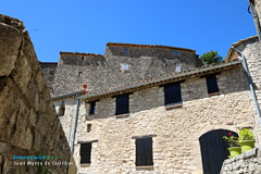 Saint Martin in Castillon, stone houses