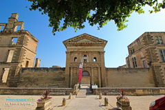 La Tour d'Aigues, castle