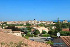 La Tour d'Aigues, the village and its castle