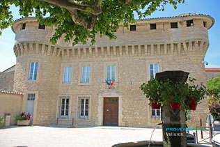 Velleron, château de Crillon et 12 photos HD