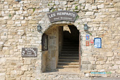 Venasque, Hôtel-Restaurant Les Remparts