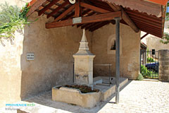 Villelaure, fontaine