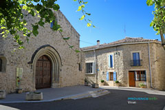 Visan, church door