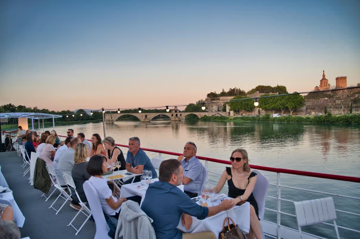 1-hour scenic cruise in Avignon