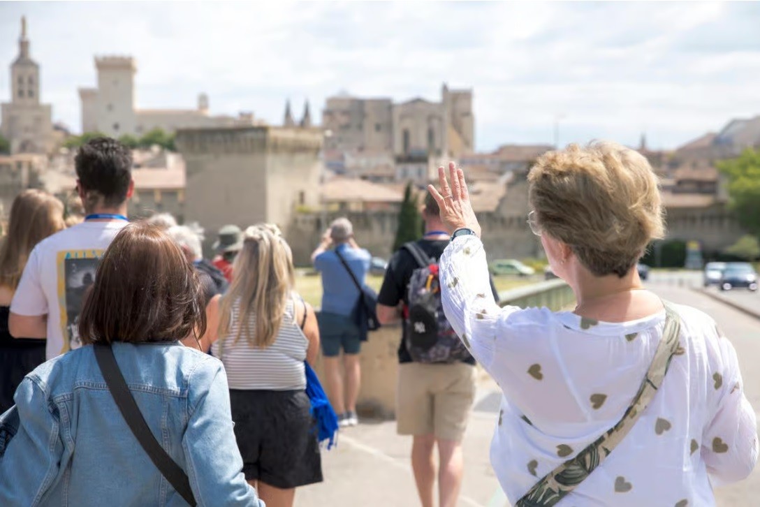 Guided walking tour of Avignon - 2 hours