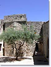 Cour à Donzère