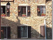 Façade ancienne à La Garde Freinet