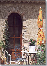 Porte ancienne à Puimoisson