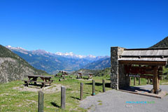 Montagne des Hautes Alpes l'été