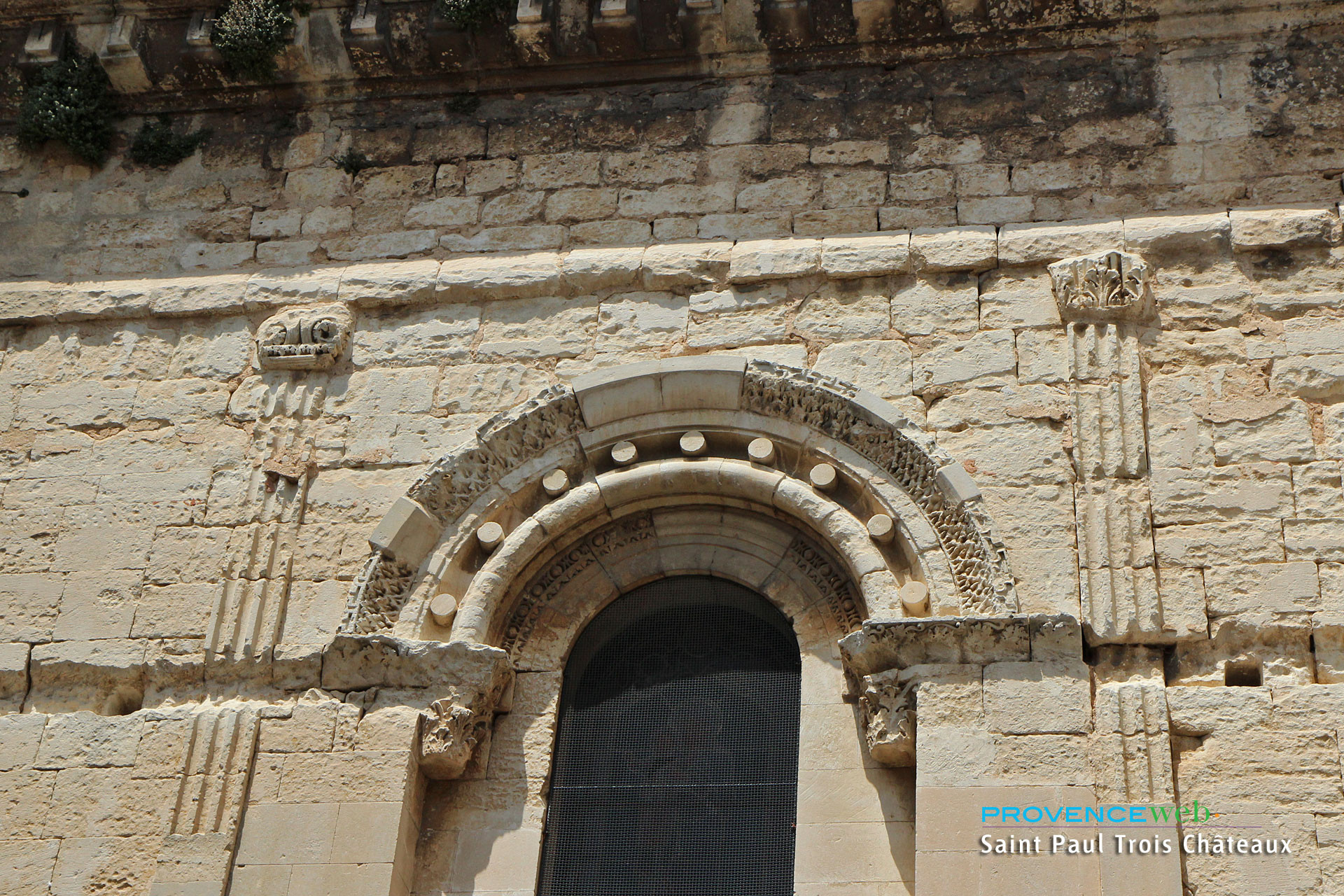 Saint-Paul-Trois-Châteaux
