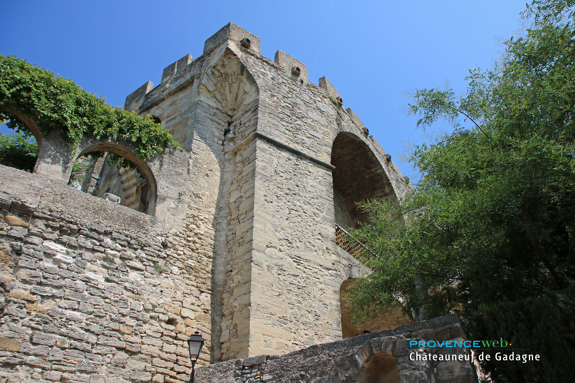 Châteauneuf de Gadagne