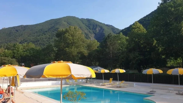 Camping Les Eaux Chaudes