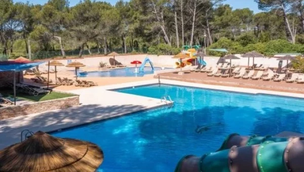 Camping Les Grands Pins au Castellet