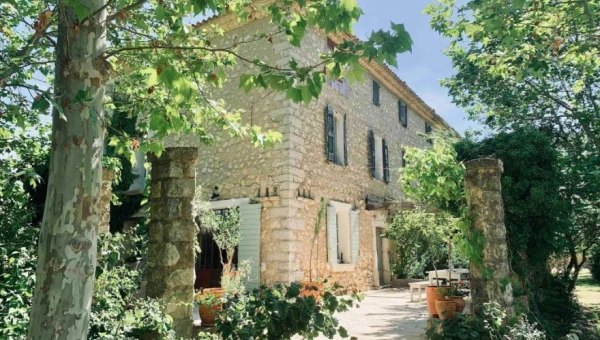 Chambre d'hôtes La Bastide à Saint Julien le Montagnier