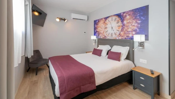 Hôtel L'Horloge Gourmande à Donzère