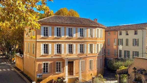 Hôtel La Falaise à Cotignac