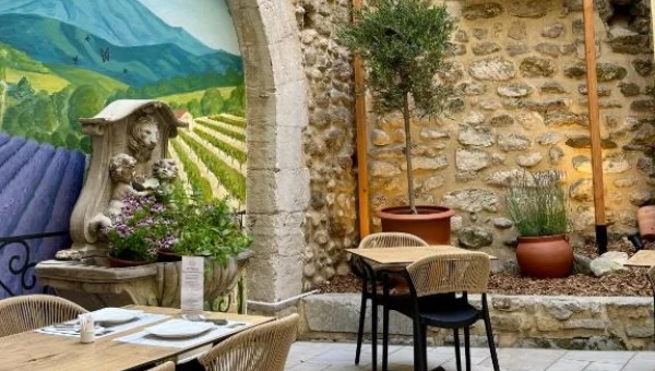 L'Hôtel du Midi à Visan