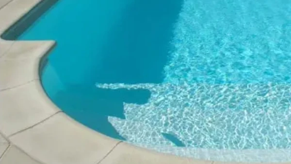 Piscine de l'hôtel du Viaduc à Tarascon
