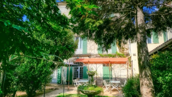Au Saint Roch - Hôtel et Jardin