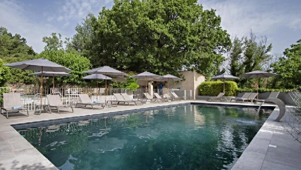 Le Mas du Pont Roman