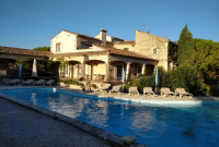 Mas Saint Victor Fontvieille