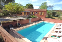 La Peyrolière, location de vacances avec piscine à Apt