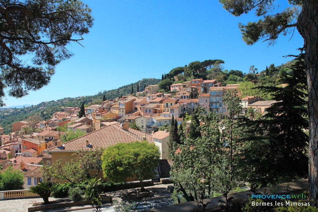 Village de Bormes les Mimosas.